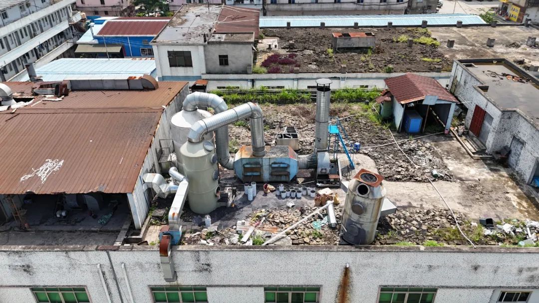 廢氣處理懲罰設(shè)備現(xiàn)場 廢氣處理懲罰設(shè)備現(xiàn)場